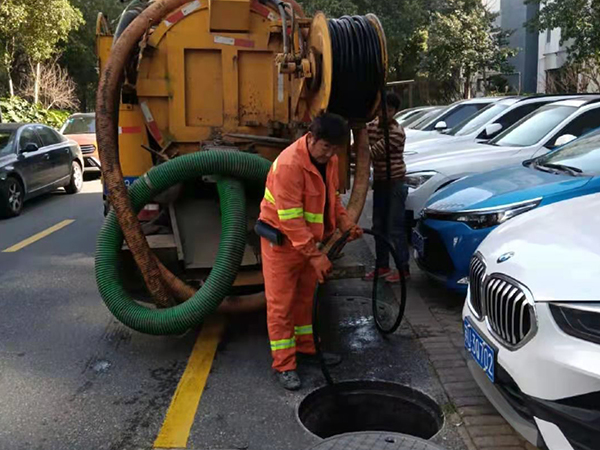 都兰排污管道清淤